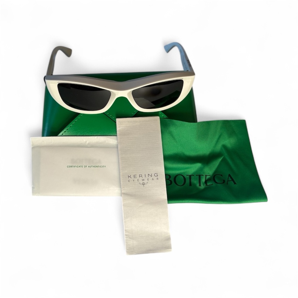 Bottega Veneta BV1328S Cat-Eye Sunglasses — Ivory / Brown — NEW IN BOX
